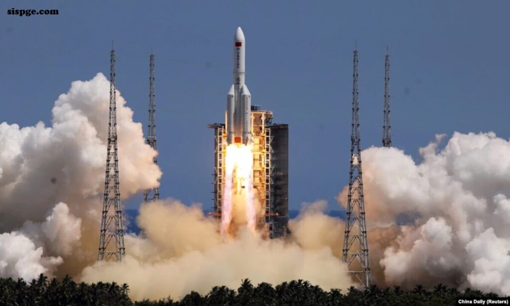 จีนเปิดตัวใหม่ สำหรับสถานีอวกาศโคจร จีนเปิดตัวลูกเรือใหม่ 3 คนสำหรับสถานีอวกาศที่โคจรรอบโลกเมื่อวันอังคาร โดยมีเป้าหมายส่งนักบินอวกาศ